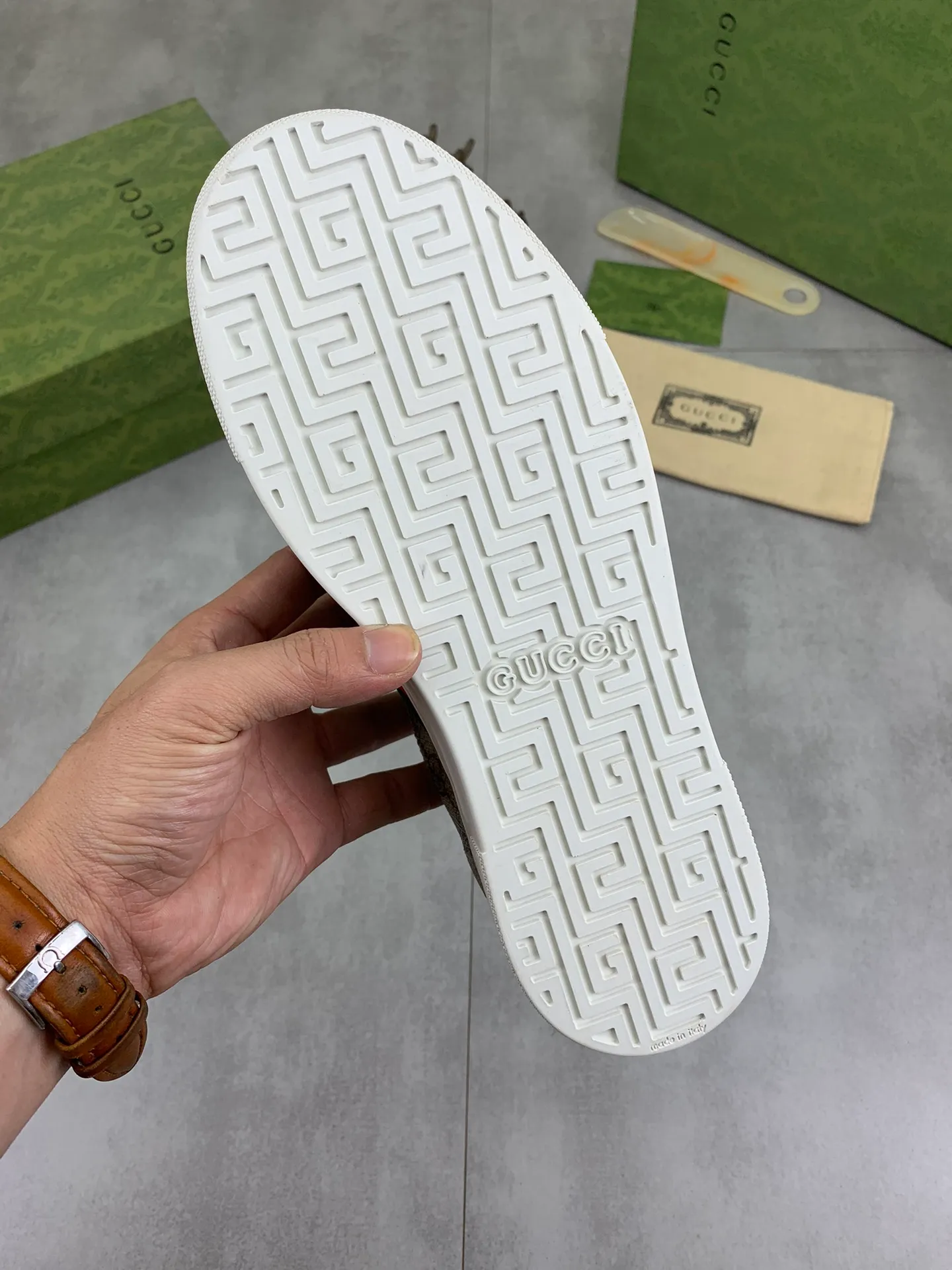 Men's shoes 💰P440💰 [New model] (GUCCI) official website's latest 🎁🎁casual and fashionable men's shoes 👟, hot style 💥 style is simple and elegant, exclusive for trendy men. Unique official website's latest brand double G elements 👑Original Gucci decoration, fashionable and generous, the fabric is original frosted calfskin ✅Fully imported first-layer pigskin lining, the official website specifies wear-resistant, lightweight original rubber casual outsole, the classic model is taken in kind at the counter🎬38-44 4️⃣ colors available